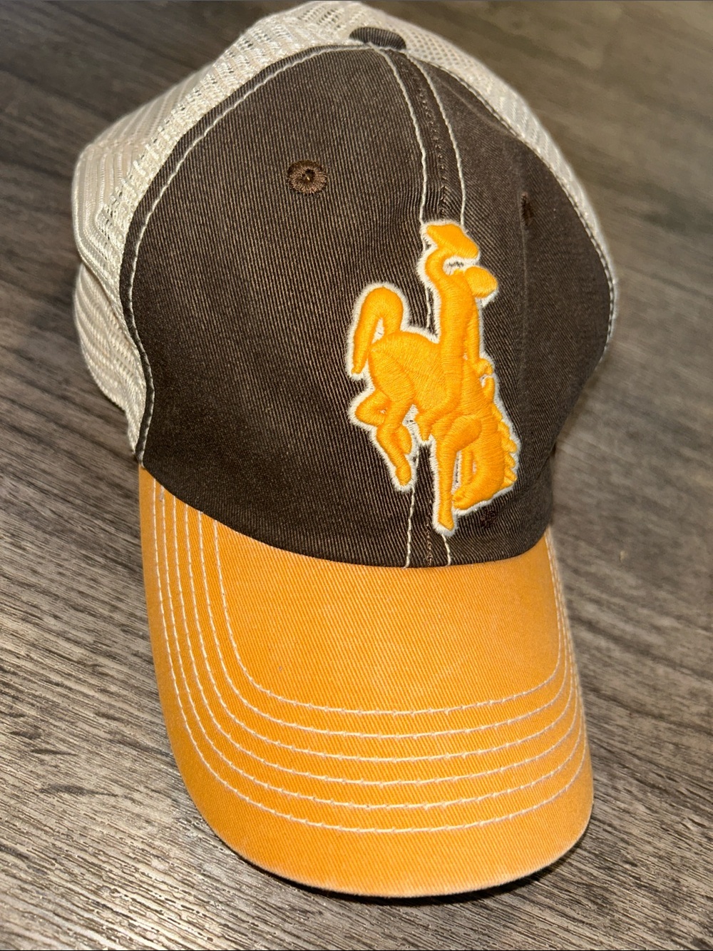 University of Wyoming Cowboys Trucker Hat Brown Gold Mesh Snapback NCAA